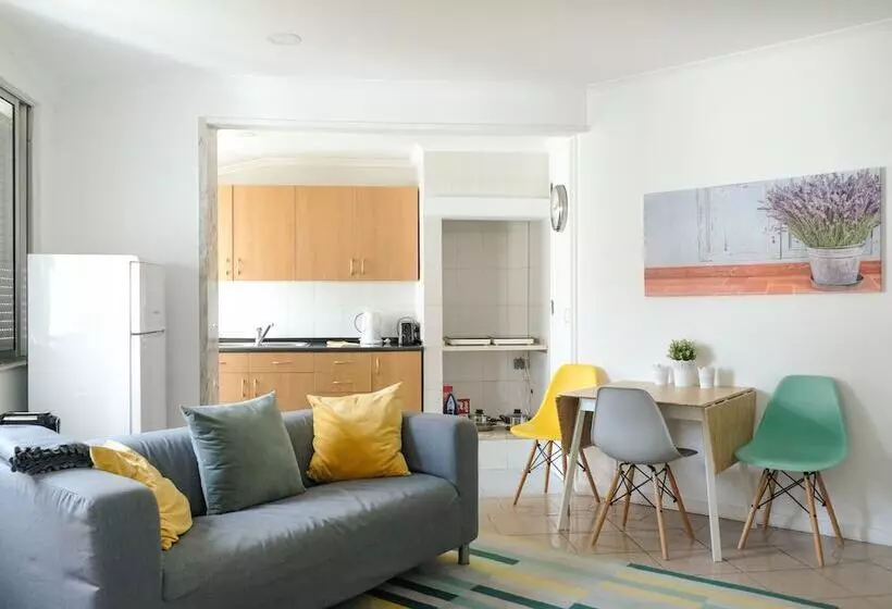 06 Olive Grove Apartment