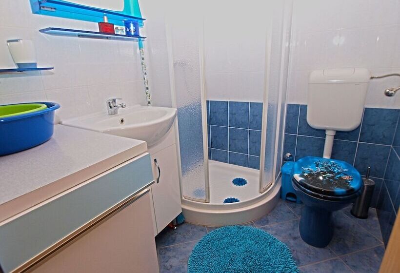 Apartments Nevina 1230