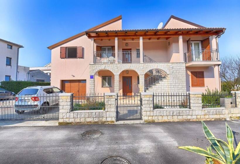 Apartment Monfiorenzo 1551