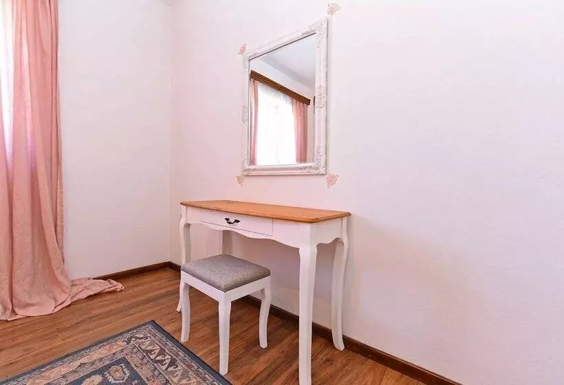 Apartment Modrusani 1561