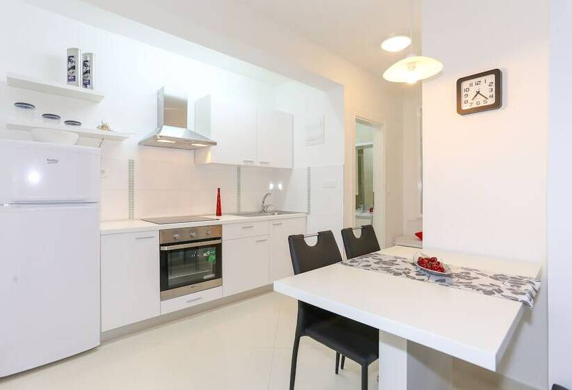 Apartment In Tribunj With Air Conditioning, Wifi 4953 1