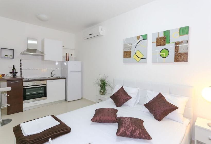 Apartment In Tribunj With Air Conditioning, Wifi 4953 1