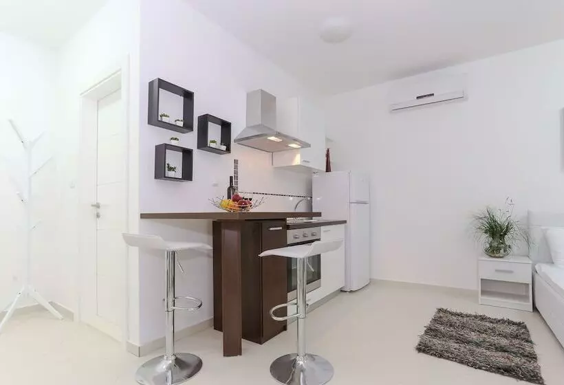 Apartment In Tribunj With Air Conditioning, Wifi 4953 1