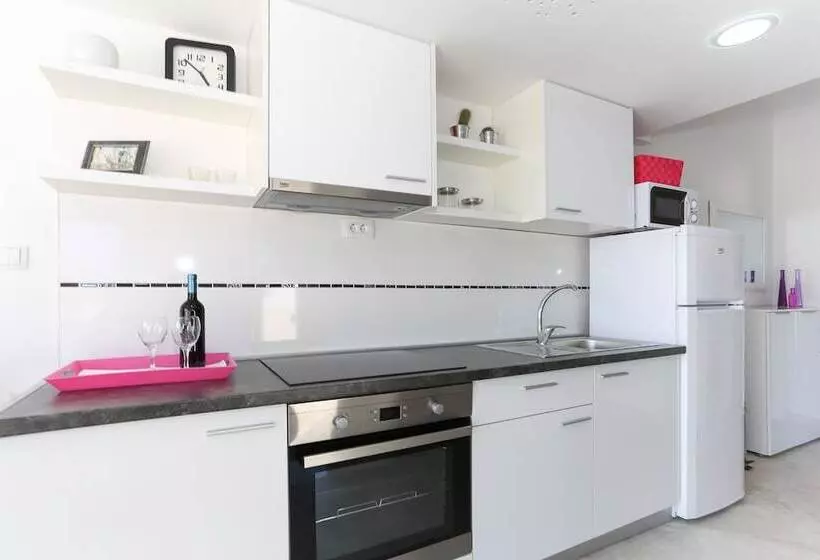 Apartment In Tribunj With Air Conditioning, Wifi 4953 1