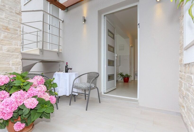 Apartment In Tribunj With Air Conditioning, Wifi 4953 1