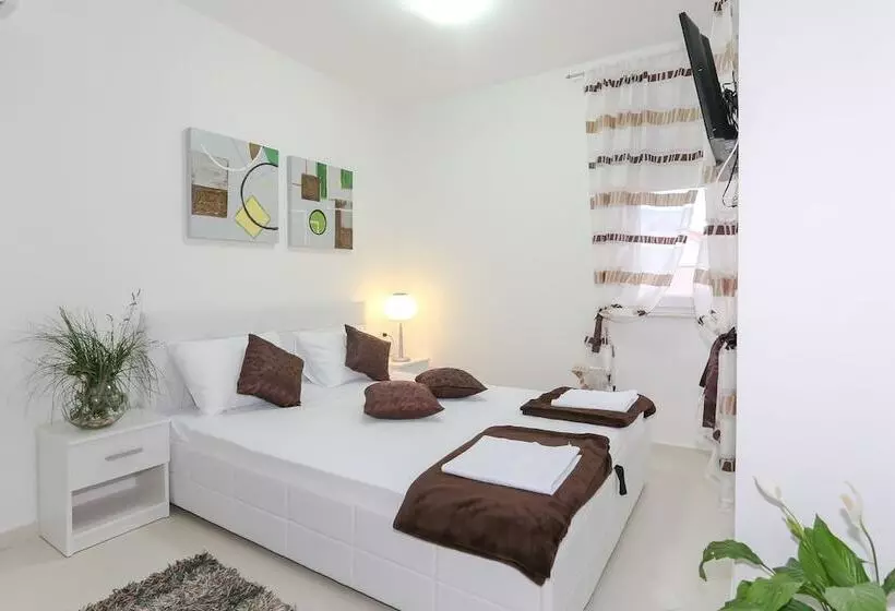 Apartment In Tribunj With Air Conditioning, Wifi 4953 1