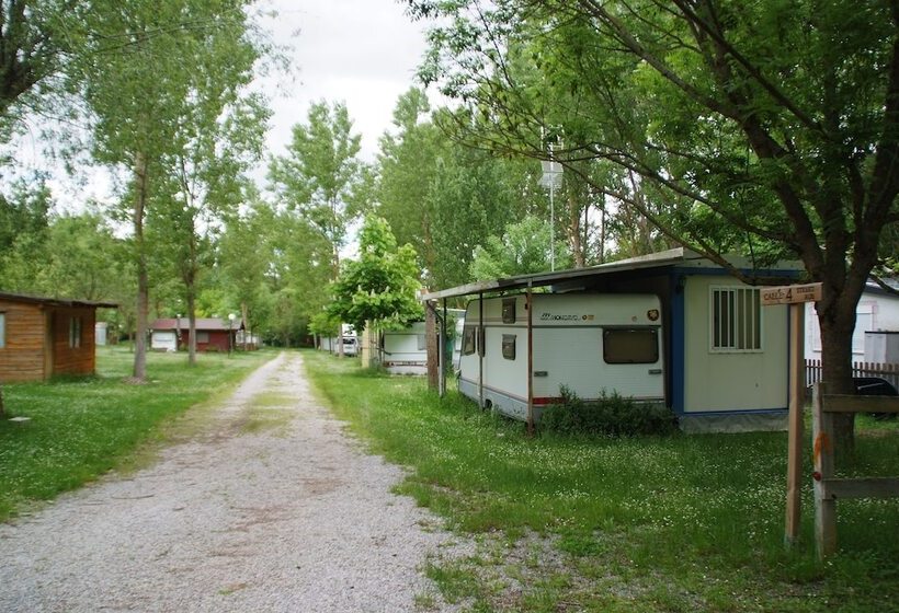 فندق Camping Los Cameros