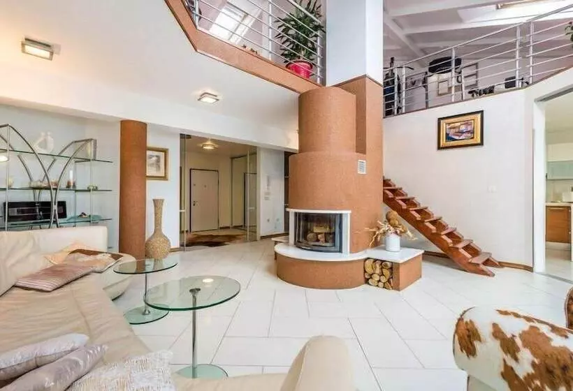 Luxury Penthouse Prestige Near The Sea