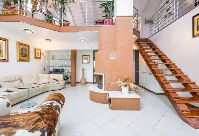 Luxury Penthouse Prestige Near The Sea