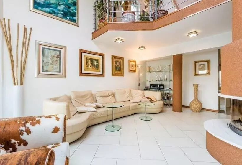 Luxury Penthouse Prestige Near The Sea
