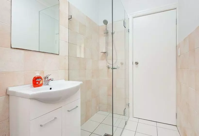 Newly Renovated Apt Close To Cbd Unit 1