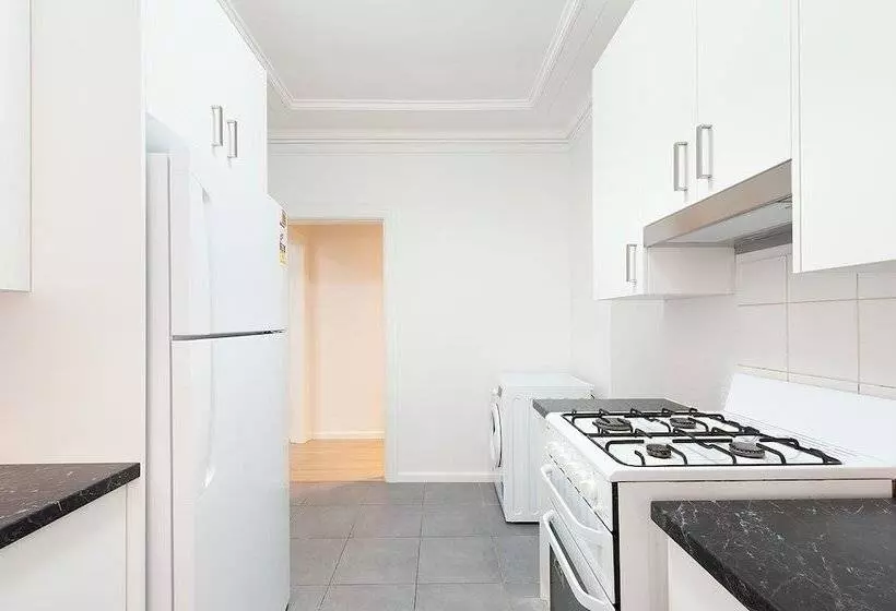 Newly Renovated Apt Close To Cbd Unit 1