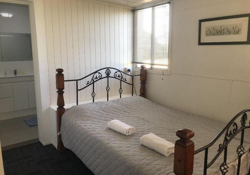 膳宿费 Nerang 66 House