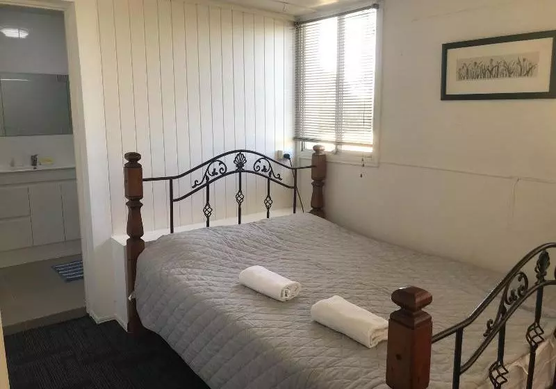 Majatalo Nerang 66 House