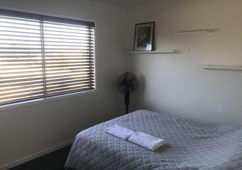 膳宿费 Nerang 66 House