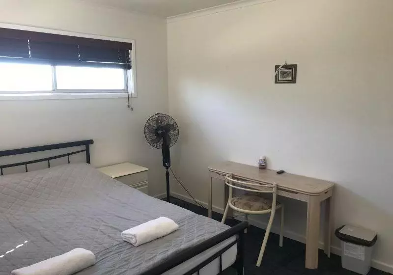 Majatalo Nerang 66 House