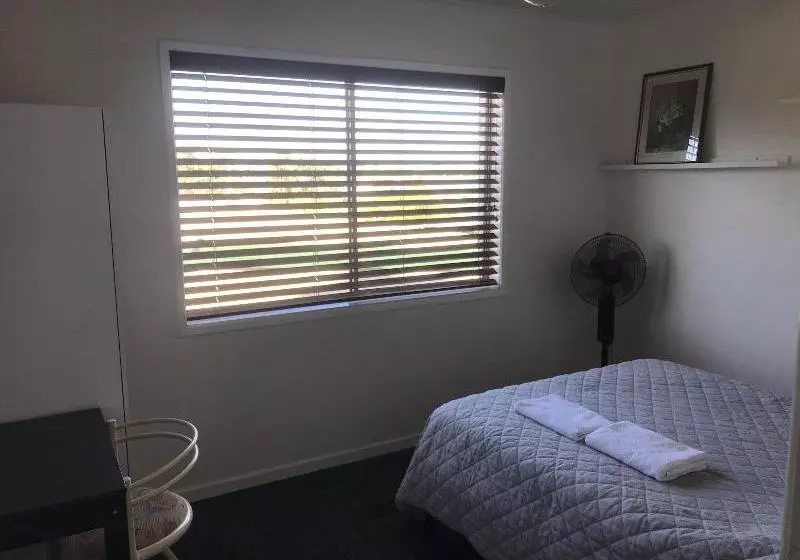 Majatalo Nerang 66 House