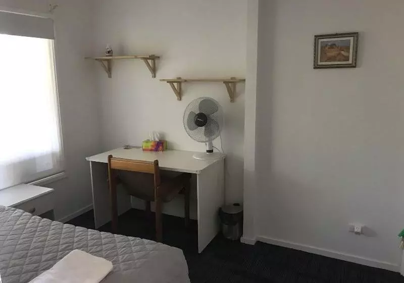 Majatalo Nerang 66 House