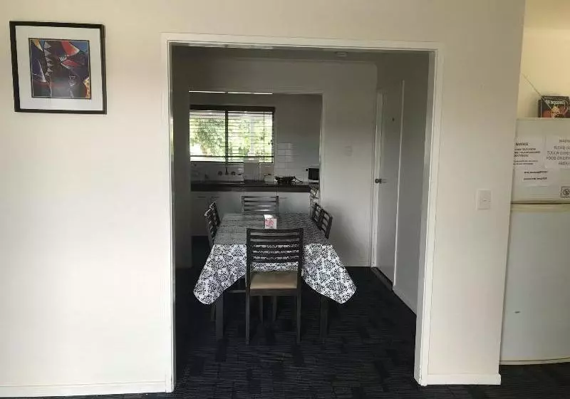 Majatalo Nerang 66 House