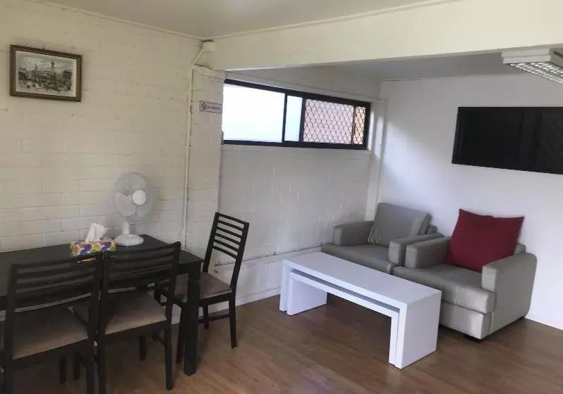 Majatalo Nerang 66 House