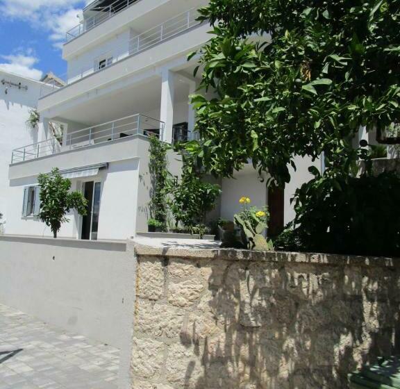 Apartmani Marinović