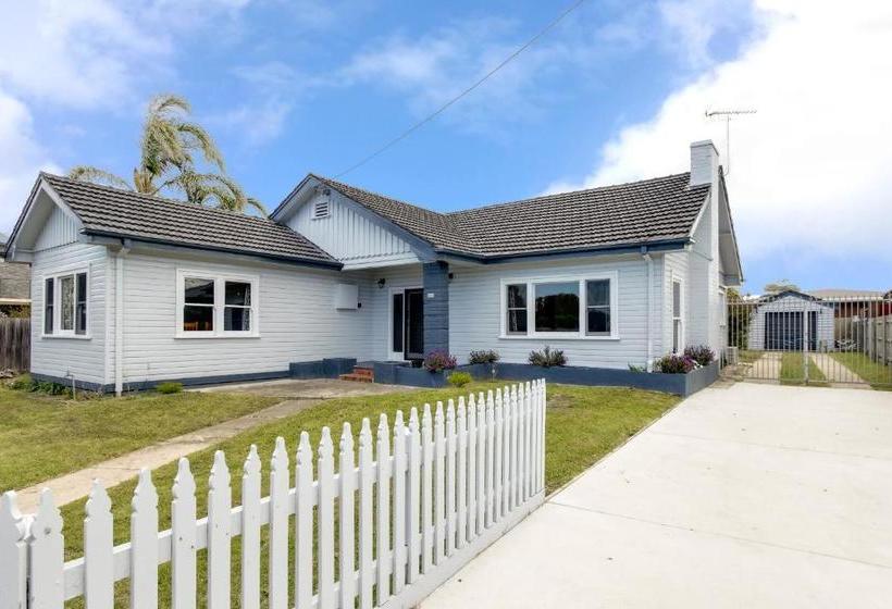 Seashells Lakes Entrance