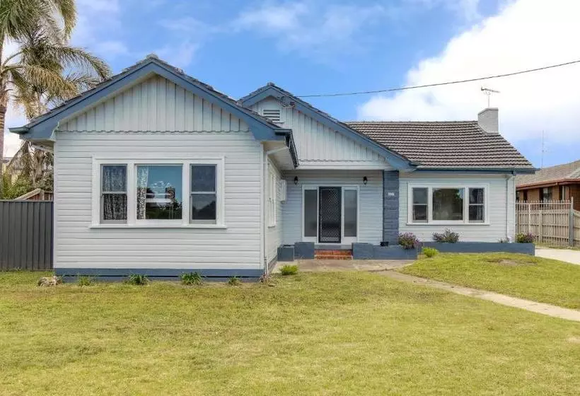 Seashells Lakes Entrance