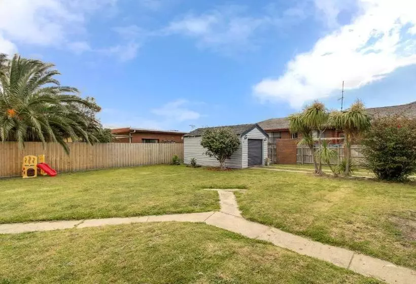 Seashells Lakes Entrance