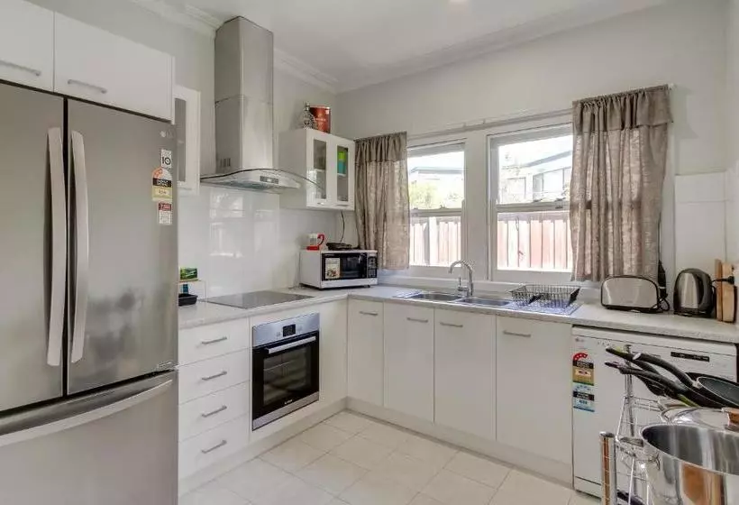 Seashells Lakes Entrance