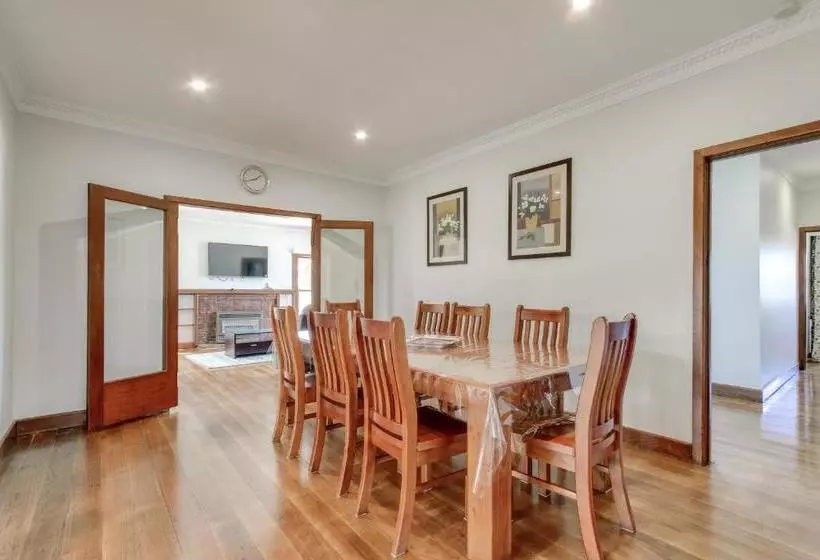 Seashells Lakes Entrance