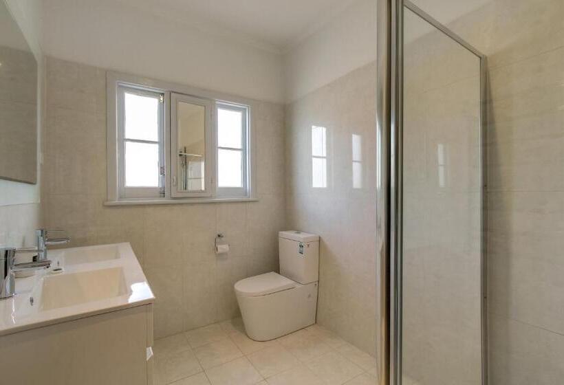 Seashells Lakes Entrance