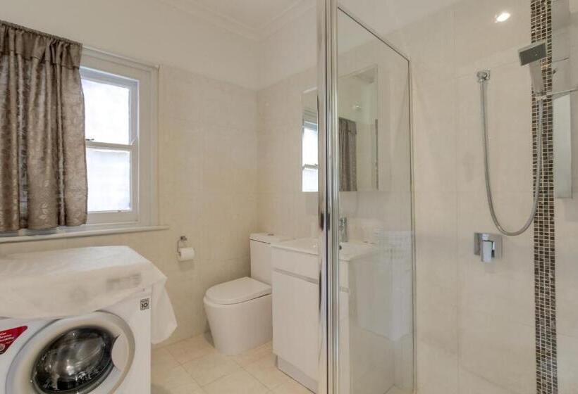 Seashells Lakes Entrance