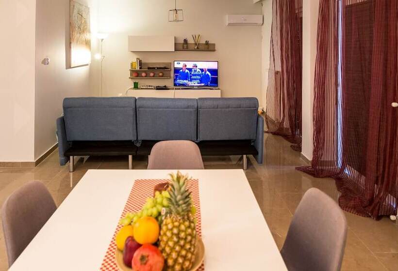 Taurus Deluxe Apartment With Sea View