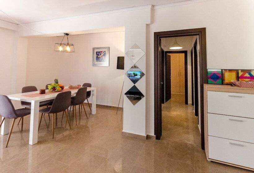 Taurus Deluxe Apartment With Sea View