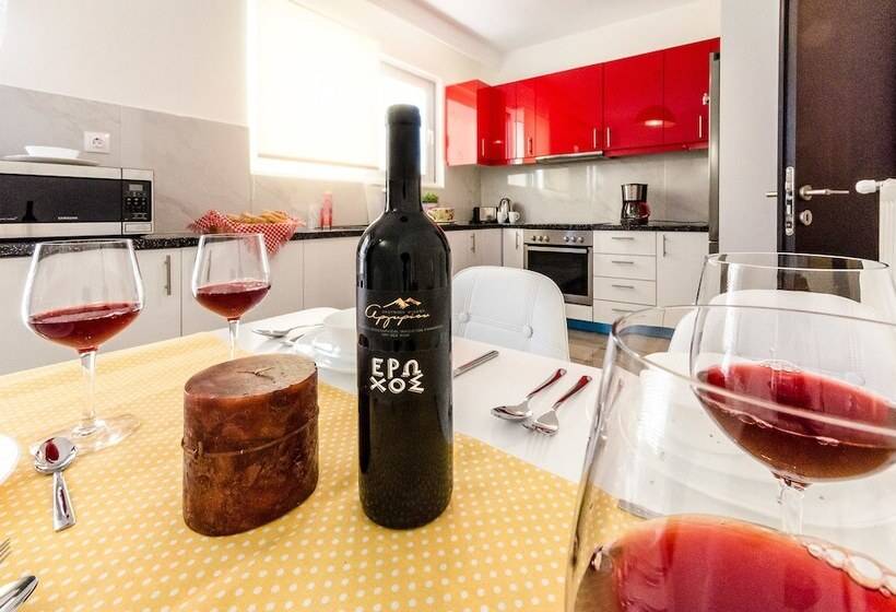 Taurus Deluxe Apartment With Sea View