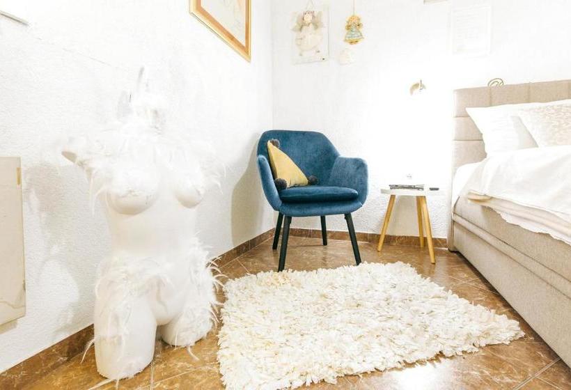 Modern Apartment In The Heart Of Split With Private Garden