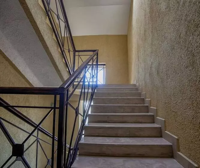 Arendagrad Apartments Bolnichny 4