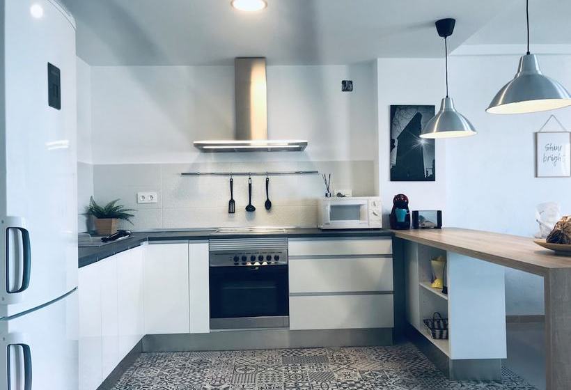 Luxurydreams First Line