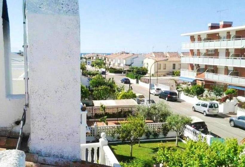 3 Bedrooms House With Furnished Terrace At Creixell 1 Km Away From The Beach