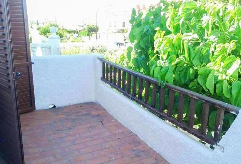 3 Bedrooms House With Furnished Terrace At Creixell 1 Km Away From The Beach