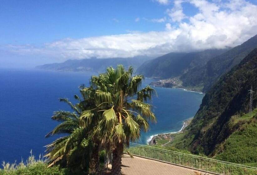 Top Floor With Terrace In Funchal