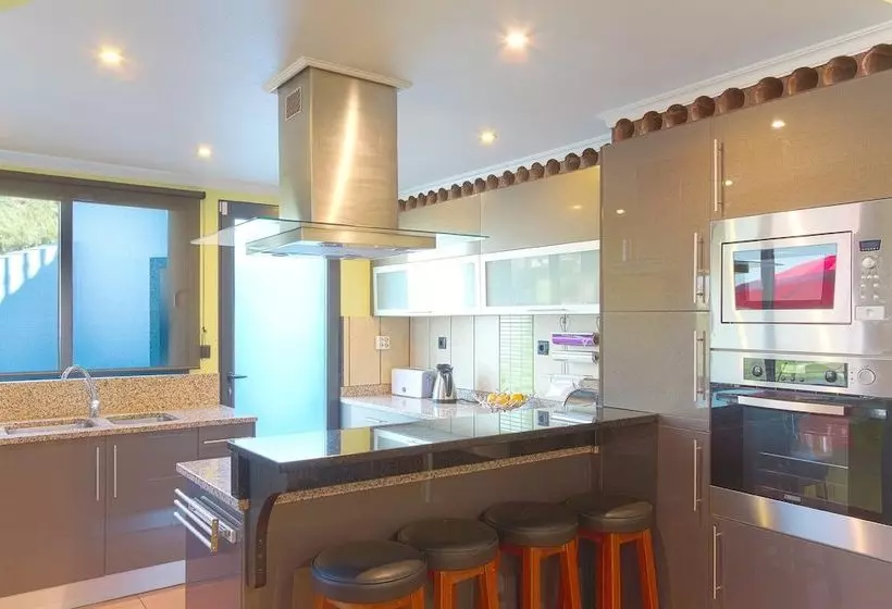 Panoramic House In Ponta Do Sol