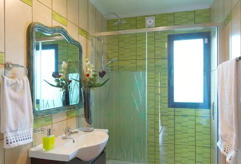 Panoramic House In Ponta Do Sol