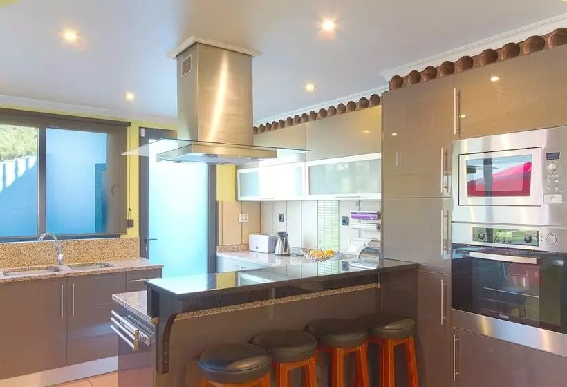 Panoramic House In Ponta Do Sol