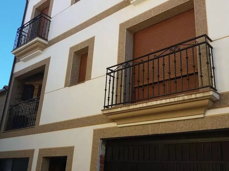 La Tahona De Perales