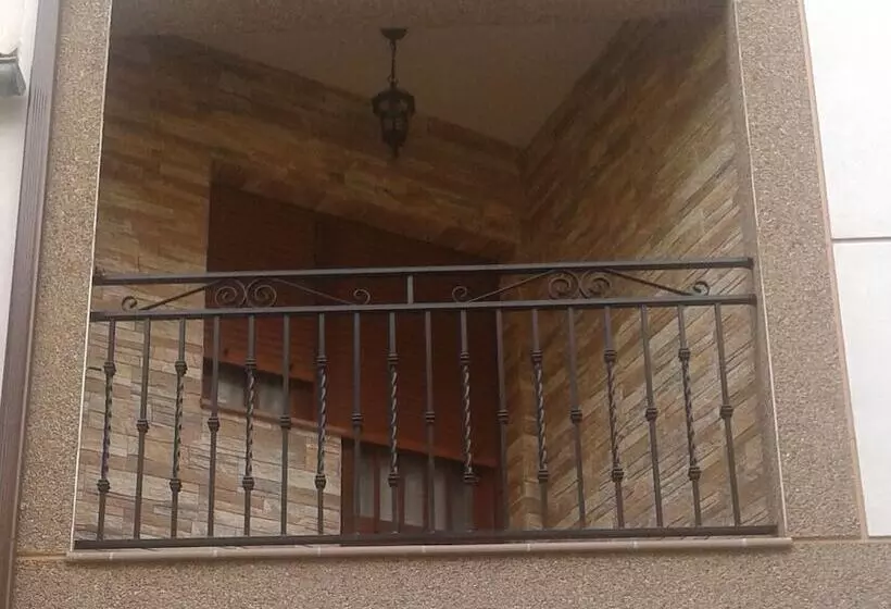 La Tahona De Perales