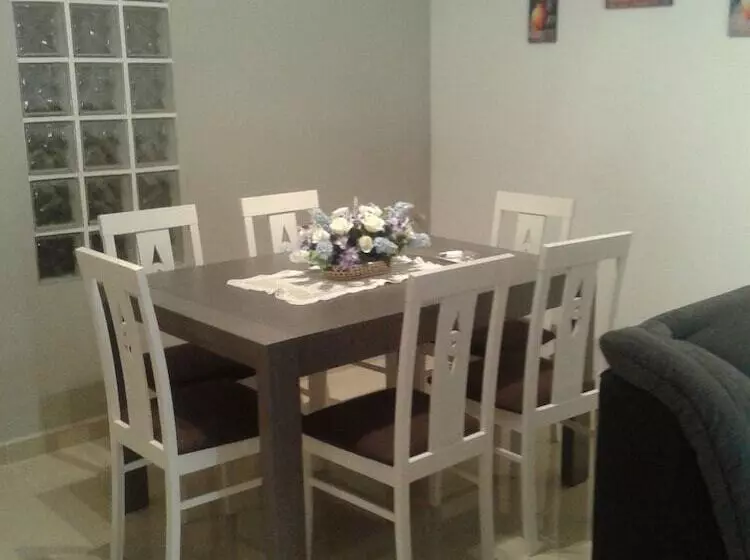 La Tahona De Perales