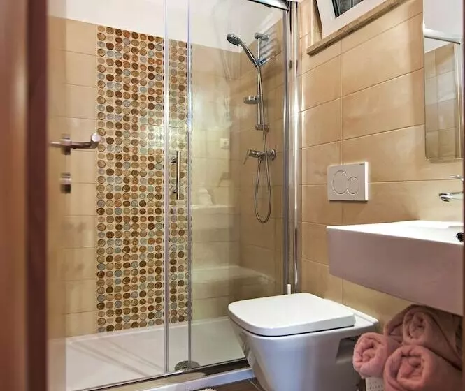 پانسیون Apartments & Rooms Chiara