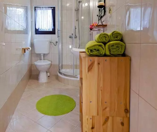 پانسیون Apartments & Rooms Chiara