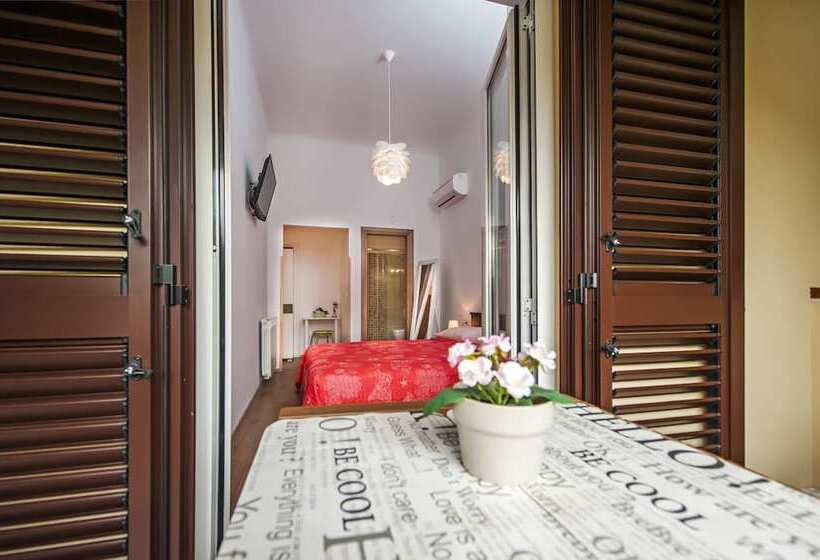 פנסיון Apartments & Rooms Chiara